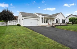 5 VISTA DRIVE, FREDERICKSBURG, PA 17026
