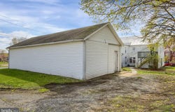 135 E MARKET STREET, BERRYSBURG, PA 17005