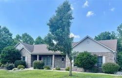 77 Woodcrest Drive, Bethalto, IL 62010