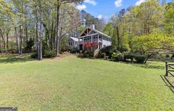 1320 Tal Lewis, White Plains, GA 30678