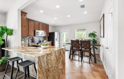 809 W South ST, Leander, TX 78641