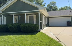 823 S Pecan Street, Ottawa, KS 66067