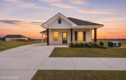 302 Willowbend Way, Youngsville, LA 70592
