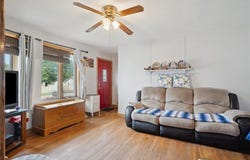 608 W 13TH Street, Vinton, IA 52349