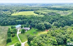 Bell Fountain Road, Dawson, IL 62520