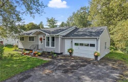 402 Birchwood Boulevard, Baldwinsville, NY 13027