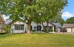 304 S Elliott Avenue, Aurora, MO 65605