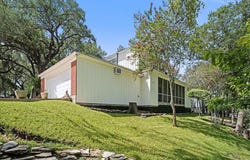 208 Rolling Hill Drive, La Grange, TX 78945