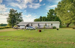 145 W Northview Street, Conway, MO 65632