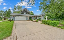 39W440 Campton Hills Drive, Campton Hills, IL 60175