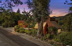 3275 Buckingham Rd, Glendale, CA 91206