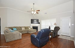 1649 W Drake Cove, Hernando, MS 38632