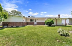 5 Lancer Court, Florissant, MO 63033