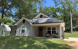 120 Clay St, Water Valley, MS 38965