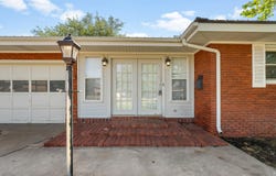 1204 Ennis Street, Plainview, TX 79072