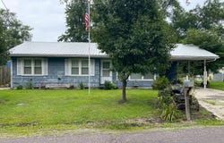 208 North Ash Street, Keytesville, MO 65261