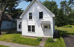 42 Hillside Road, Orono, ME 04473