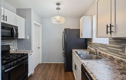407 E Creston Avenue, Des Moines, IA 50315