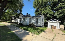 610 N 5th Street, Atchison, KS 66002
