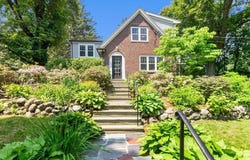418 Mystic St, Arlington, MA 02474