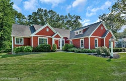 13 Bridlewood Loop, Clifton Park, NY 12148