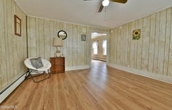 44 W 8th Avenue, Gloversville, NY 12078
