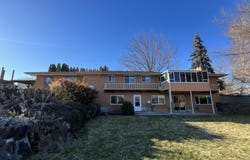 330 Parish Rd, Selah, WA 98942