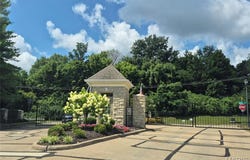 740 Stonebluff Court, Chesterfield, MO 63005