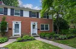 1126 W CLAY STREET, LANCASTER, PA 17603