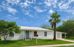111 Fernandez, Devine, TX 78016