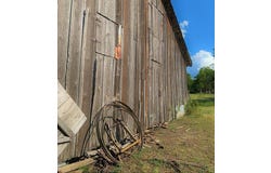 672 County Road 372, Shiner, TX 77984