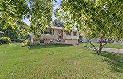 634 Cresthaven Drive, Cottage Grove, WI 53527