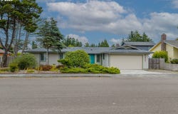 2521 DELORES Ln, NorthBend, OR 97459