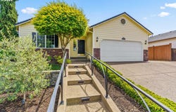 3473 PARKER LN, Springfield, OR 97477