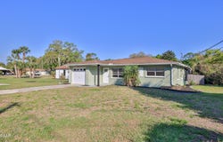 11 Swan Avenue, New Smyrna Beach, FL 32168