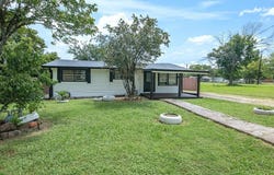 402 E Davis Avenue, Alvarado, TX 76009