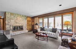 3913 W 121 Terrace, Leawood, KS 66209