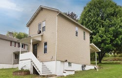 702 Redwood Dr, Cecil, PA 15057