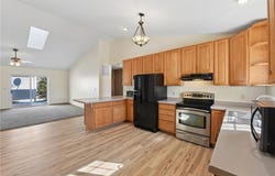 941 W Edge Place, New Richmond, WI 54017