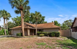 2715 WEKIVA MEADOWS COURT, APOPKA, FL 32712