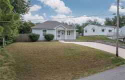 1715 Borden Avenue, St Joseph, MO 64507
