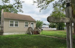 68 Macarthur Avenue, Sayreville, NJ 08872
