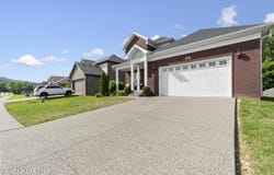 1425 Parkridge Pkwy, Louisville, KY 40214
