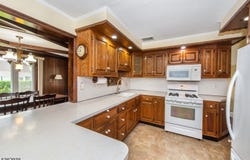 152 Athenia Ave, Clifton City, NJ 07013-2609