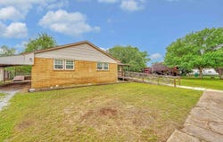514 E Washington Ave, Walters, OK 73572
