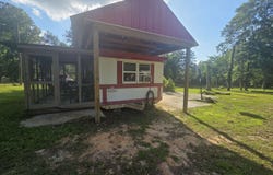 200 W Ridgecrest Dr, Hemphill, TX 75948
