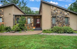 6001 Felstead Road, Evansville, IN 47712
