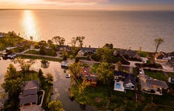 340 LAKE Road, MENASHA, WI 54952-3417