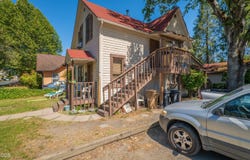 324 NE D Street, Grants Pass, OR 97526
