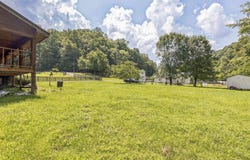 30 Country Lane, Prestonsburg, KY 41653